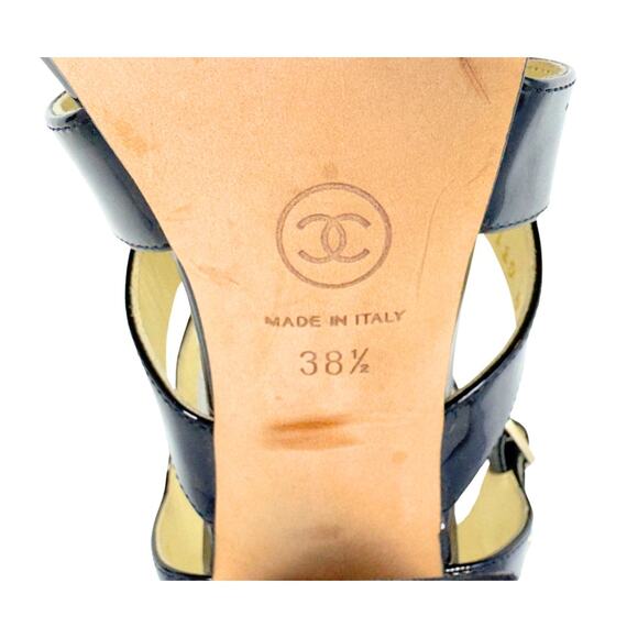 CHANEL Black and Gold Heels with Sculptural Design - Picture 9 of 11